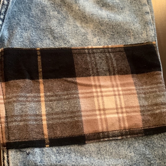 Hollister Ultra High Rise Mom Plaid Patches Distressed Jeans Size 26 - Picture 12 of 13